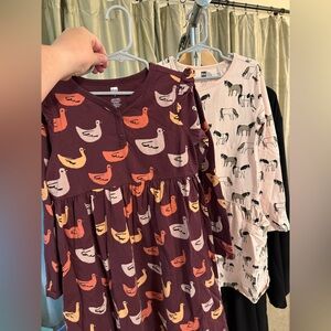 2 Tea Collection Dressed: Burgundy Chickens & Light Pink Horses